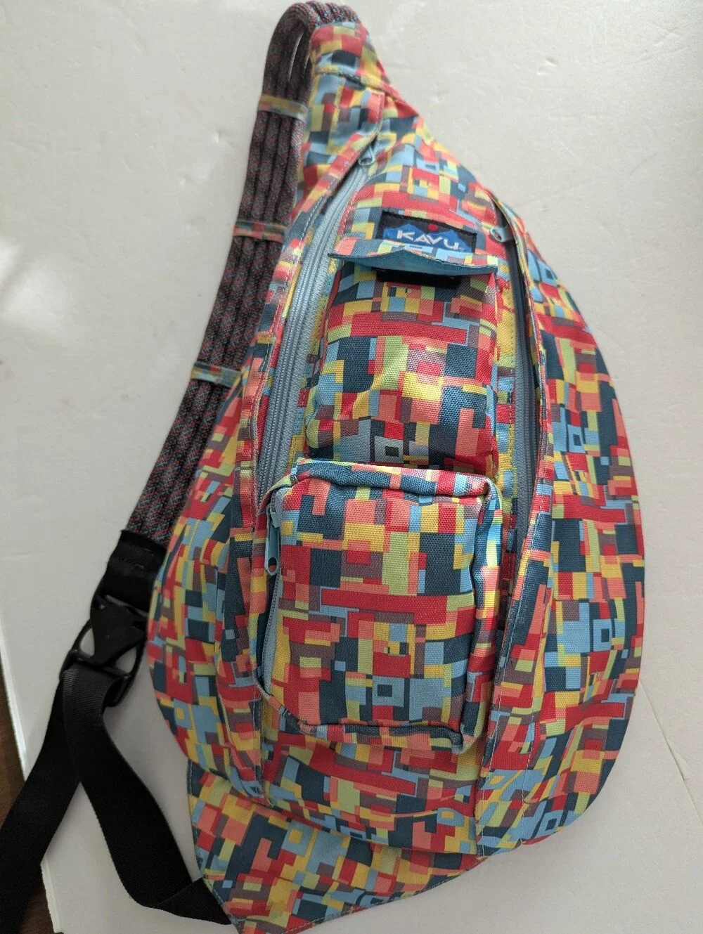 Kavu Multicolor Geo Pixel Sling Bag - Red Blue Yellow Green